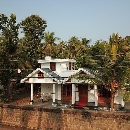 Belhaven Home Stay Thiruvananthapuram ภายนอก รูปภาพ