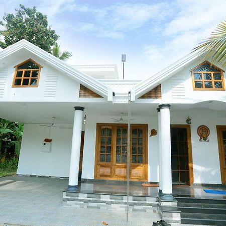 Belhaven Home Stay Thiruvananthapuram ภายนอก รูปภาพ